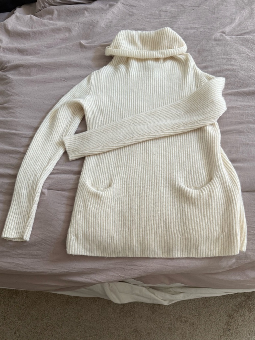 Vince Cream Ribbed Turtleneck Sweater with Pockets (100% cashmere)